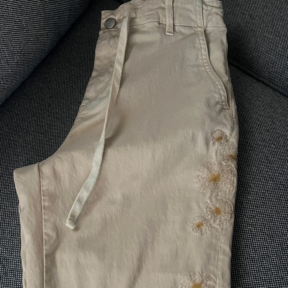 Driftwood Floral Embroidered Beige Cropped Pants